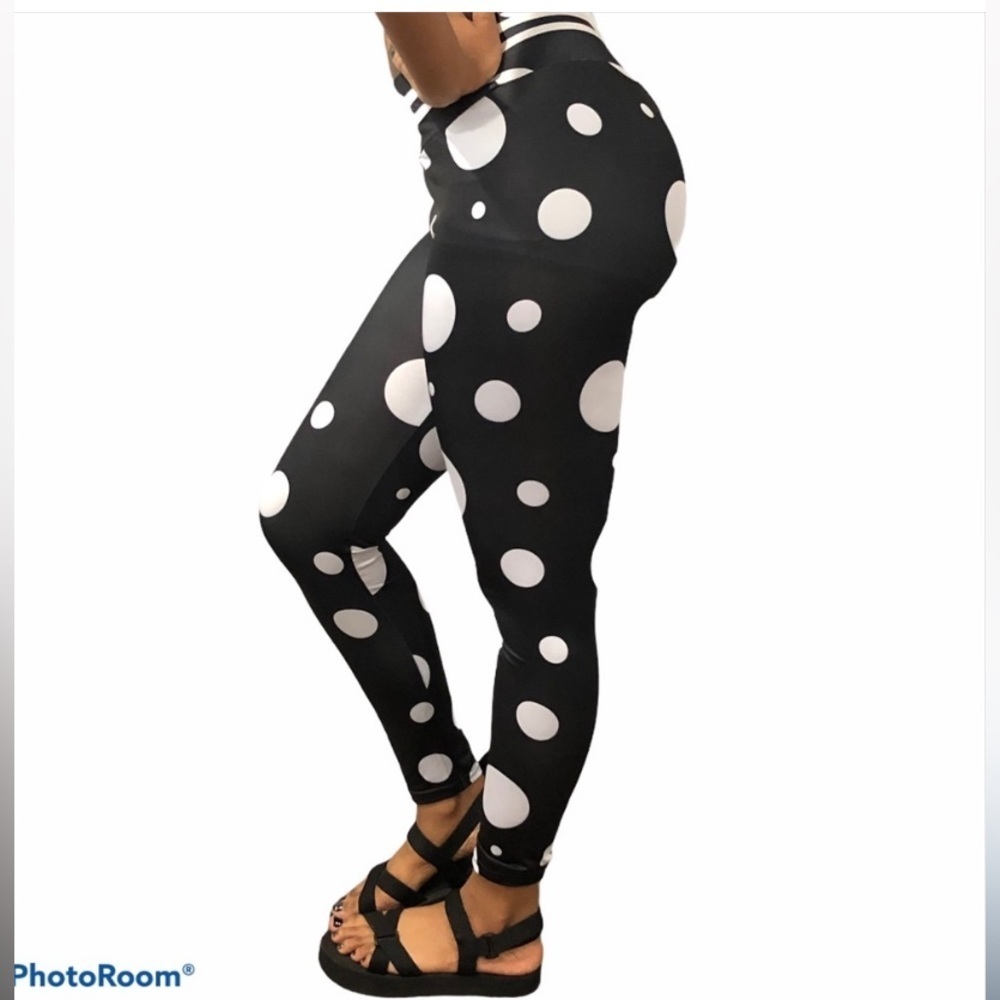 Sale 😀Polka dot work out leggings